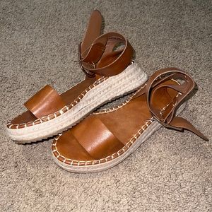 Tie up ankle sandals